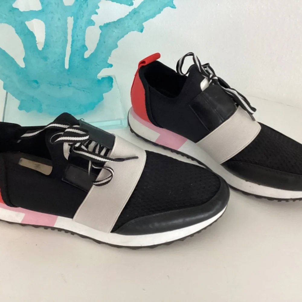REDUCED Steve Madden Black, Red, and White Mesh Sneakers Walking Shoes 7.5M
